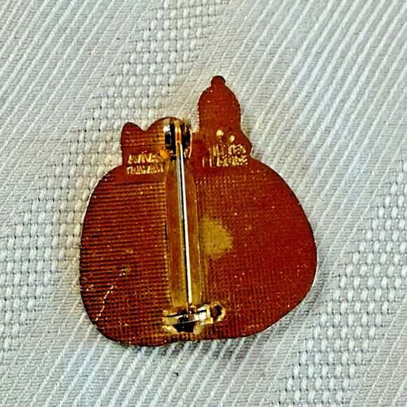 Vintage Peanuts Snoopy Collectible Enamel pin / brooch halloween 1 " - Picture 2 of 2